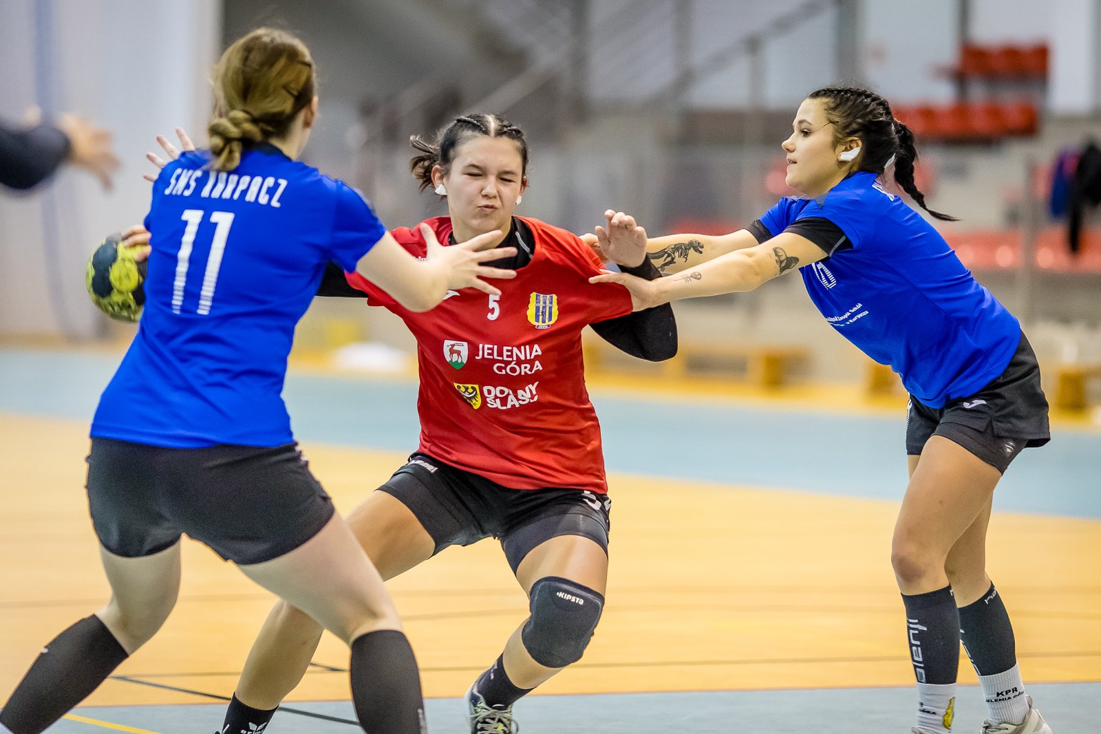 klubowe-derby-z-emocjami-do-17-minuty-92535