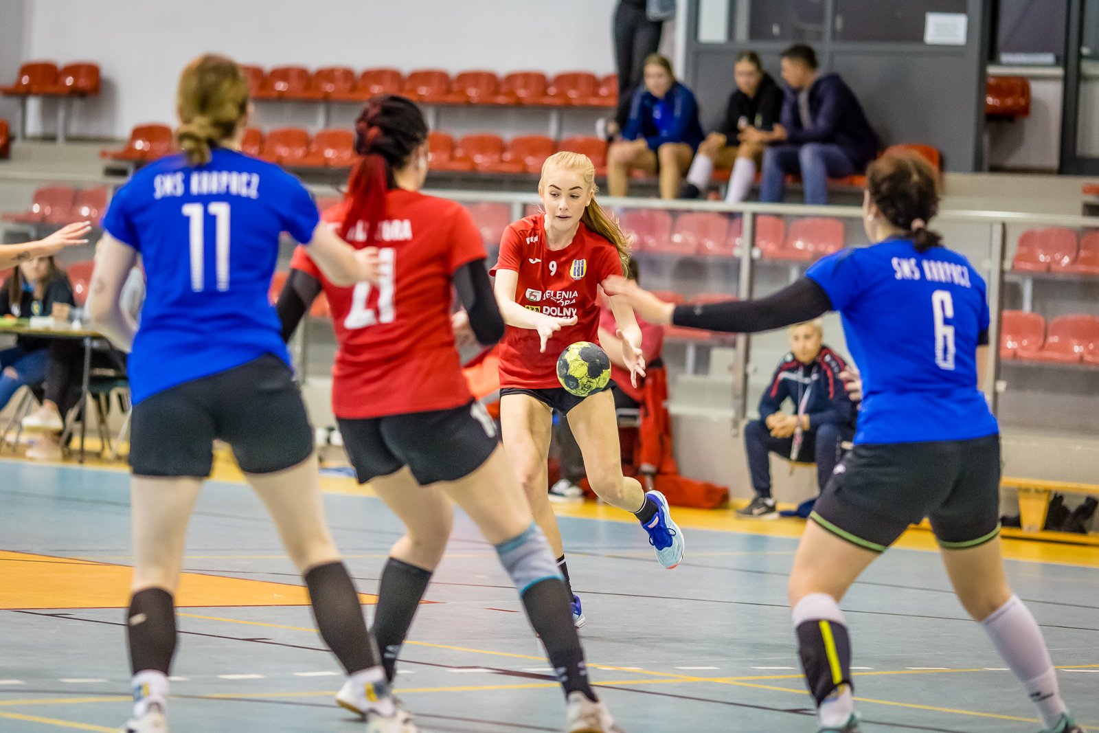 klubowe-derby-z-emocjami-do-17-minuty-92535