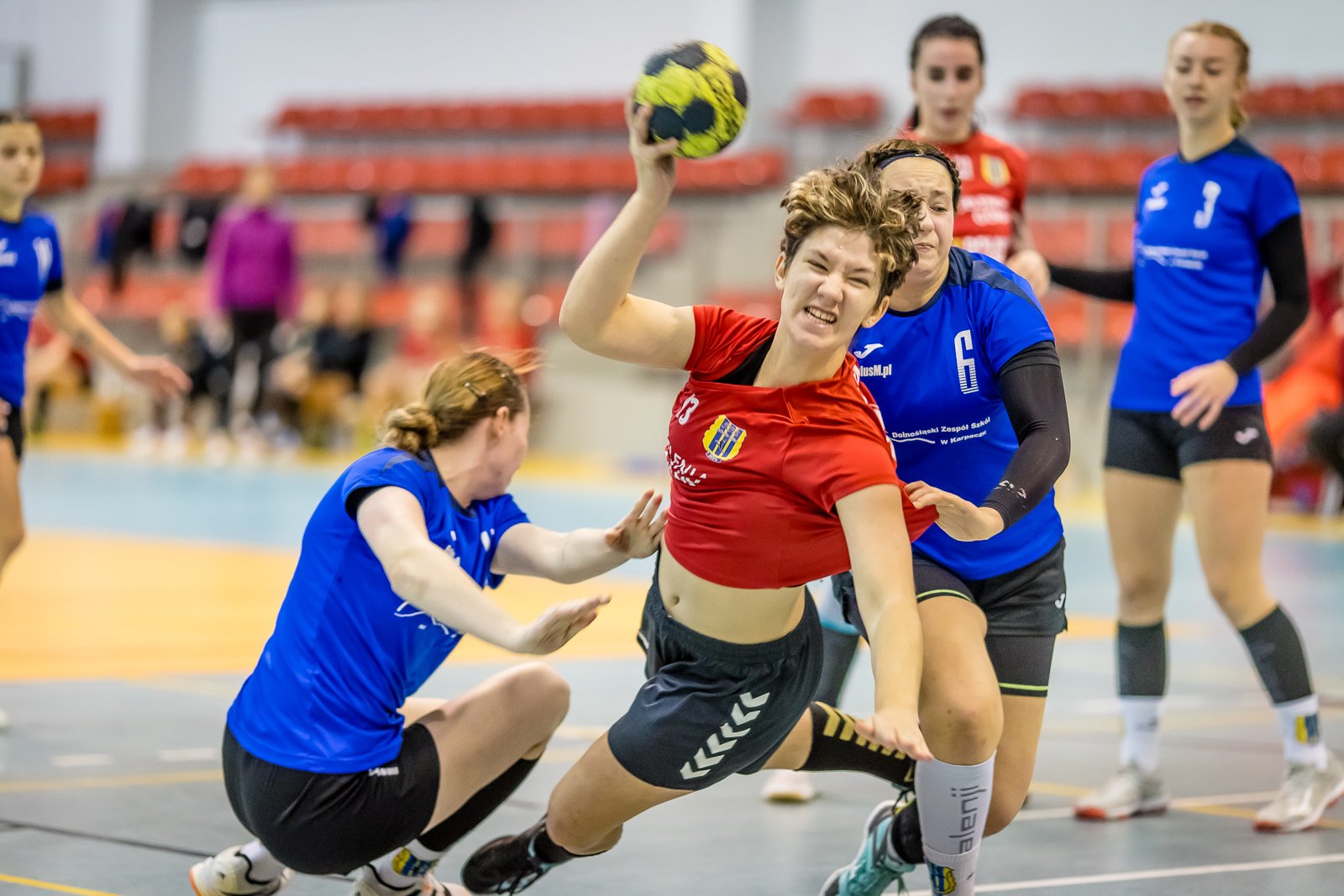 klubowe-derby-z-emocjami-do-17-minuty-92535