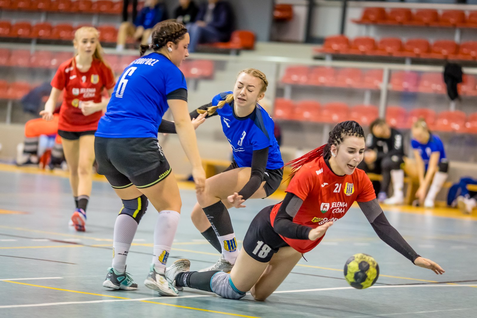 klubowe-derby-z-emocjami-do-17-minuty-92535