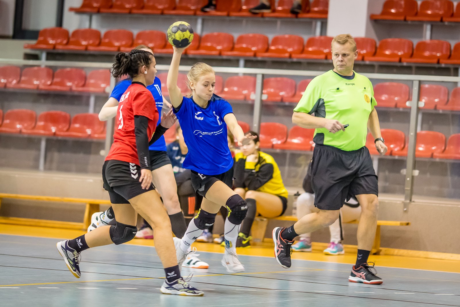 klubowe-derby-z-emocjami-do-17-minuty-92535