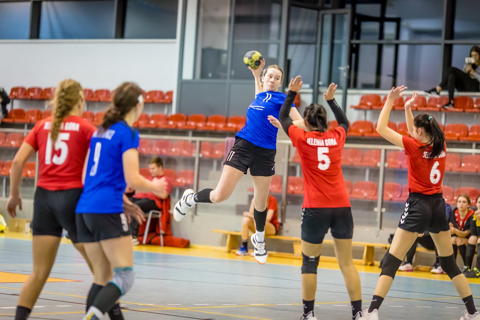 klubowe-derby-z-emocjami-do-17-minuty-92535