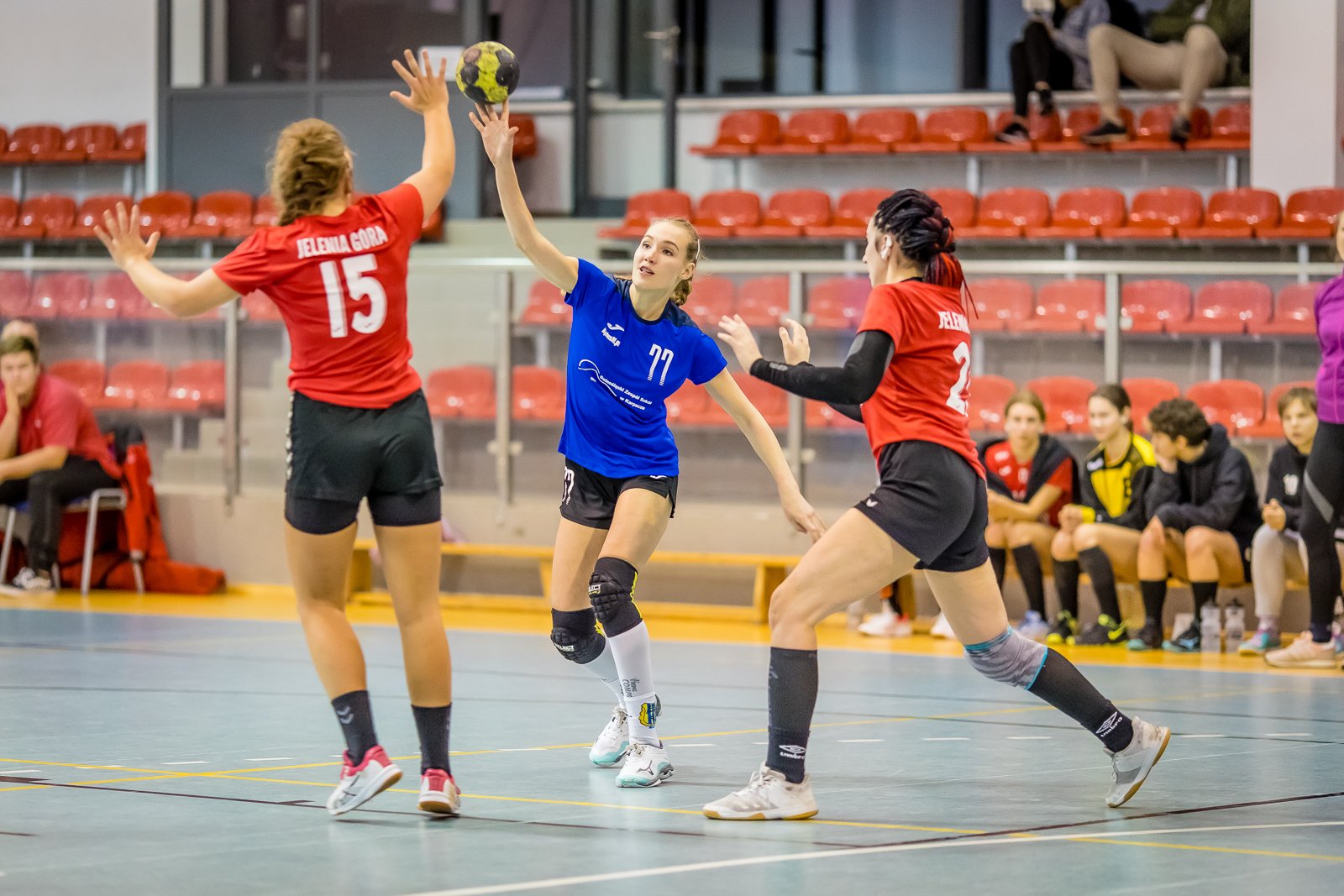 klubowe-derby-z-emocjami-do-17-minuty-92535