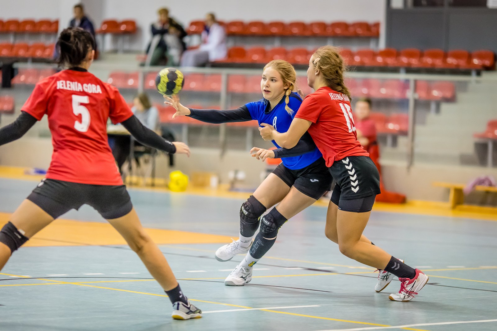 klubowe-derby-z-emocjami-do-17-minuty-92535