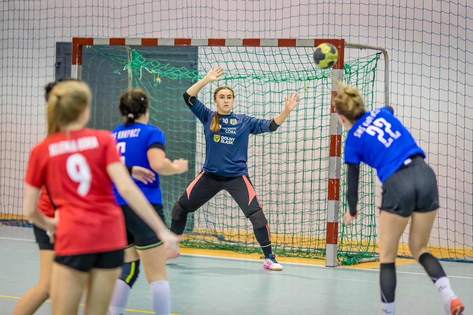 klubowe-derby-z-emocjami-do-17-minuty-92535