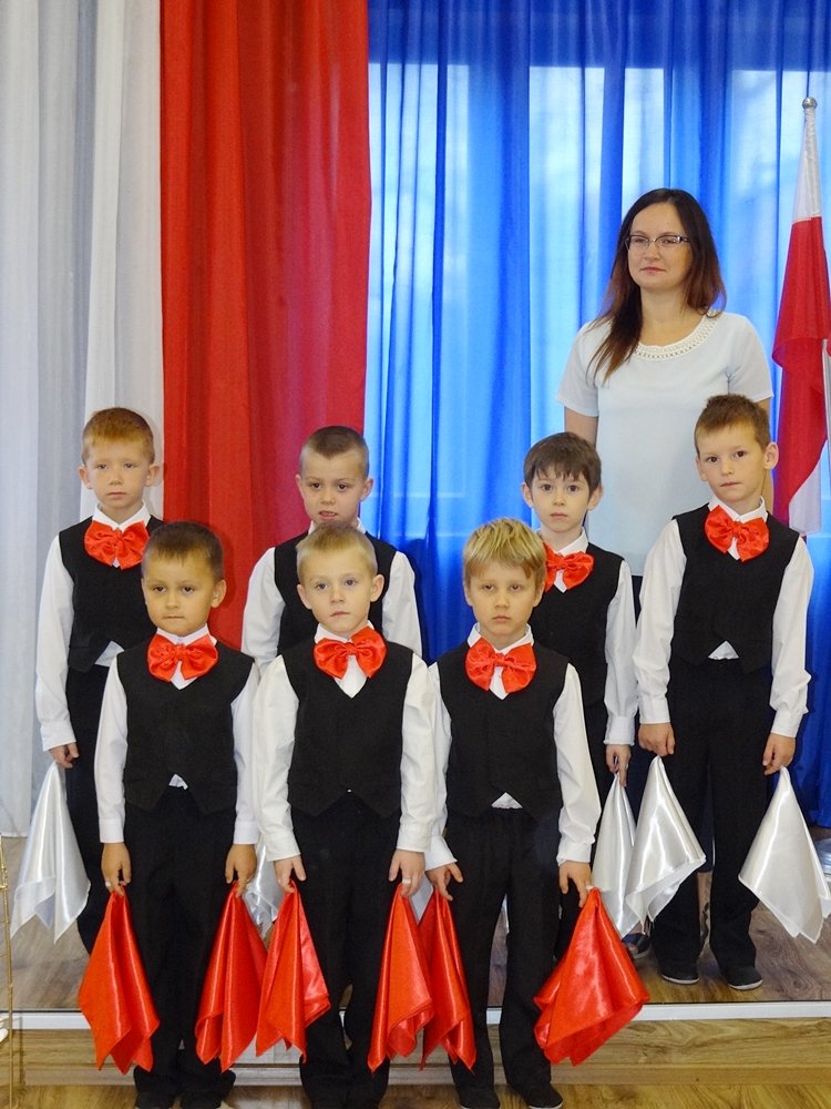patriotyczny-przeglad-przedszkolakow-92678