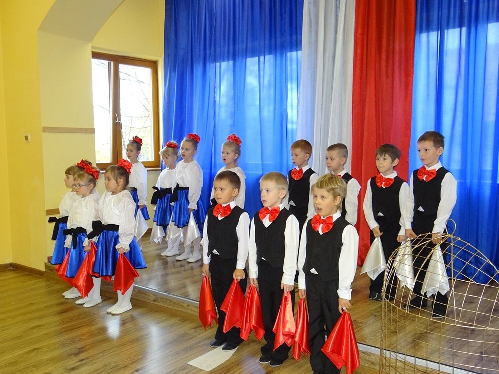 patriotyczny-przeglad-przedszkolakow-92678