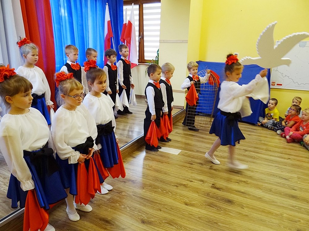 patriotyczny-przeglad-przedszkolakow-92678