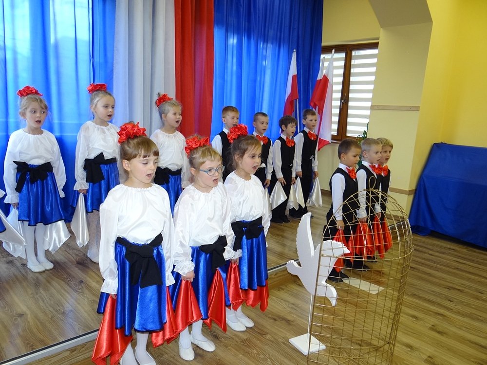 patriotyczny-przeglad-przedszkolakow-92678
