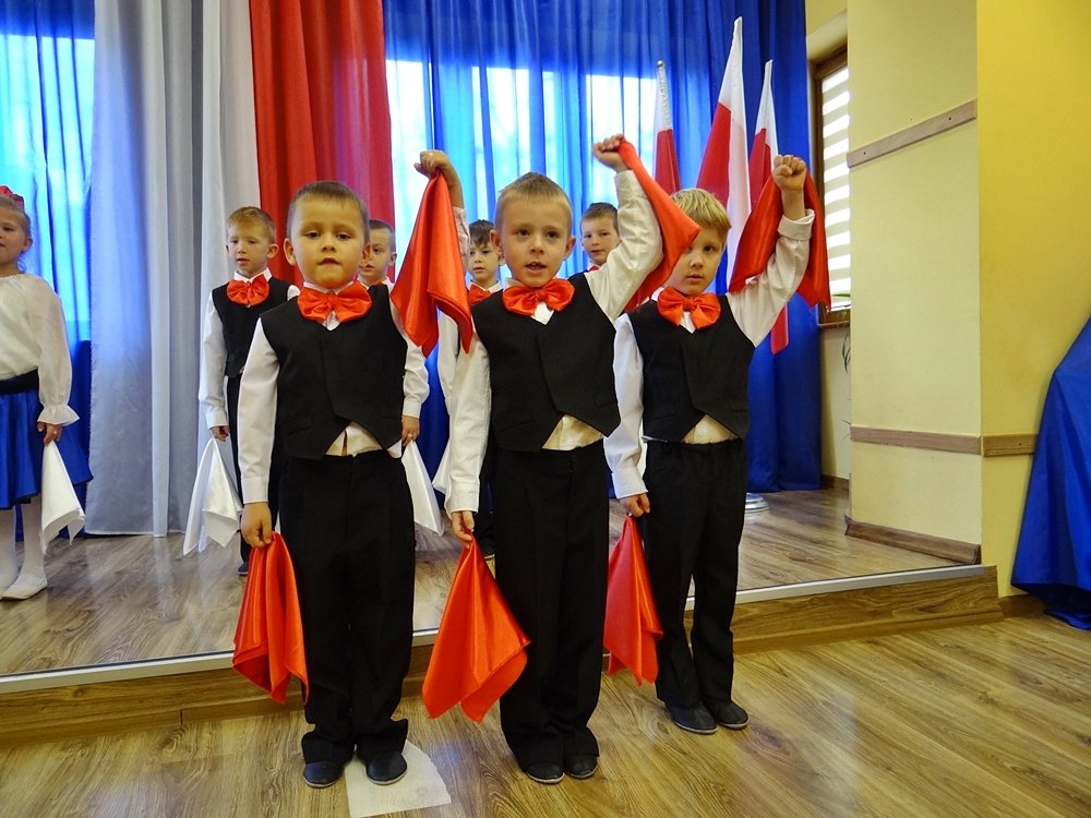 patriotyczny-przeglad-przedszkolakow-92678