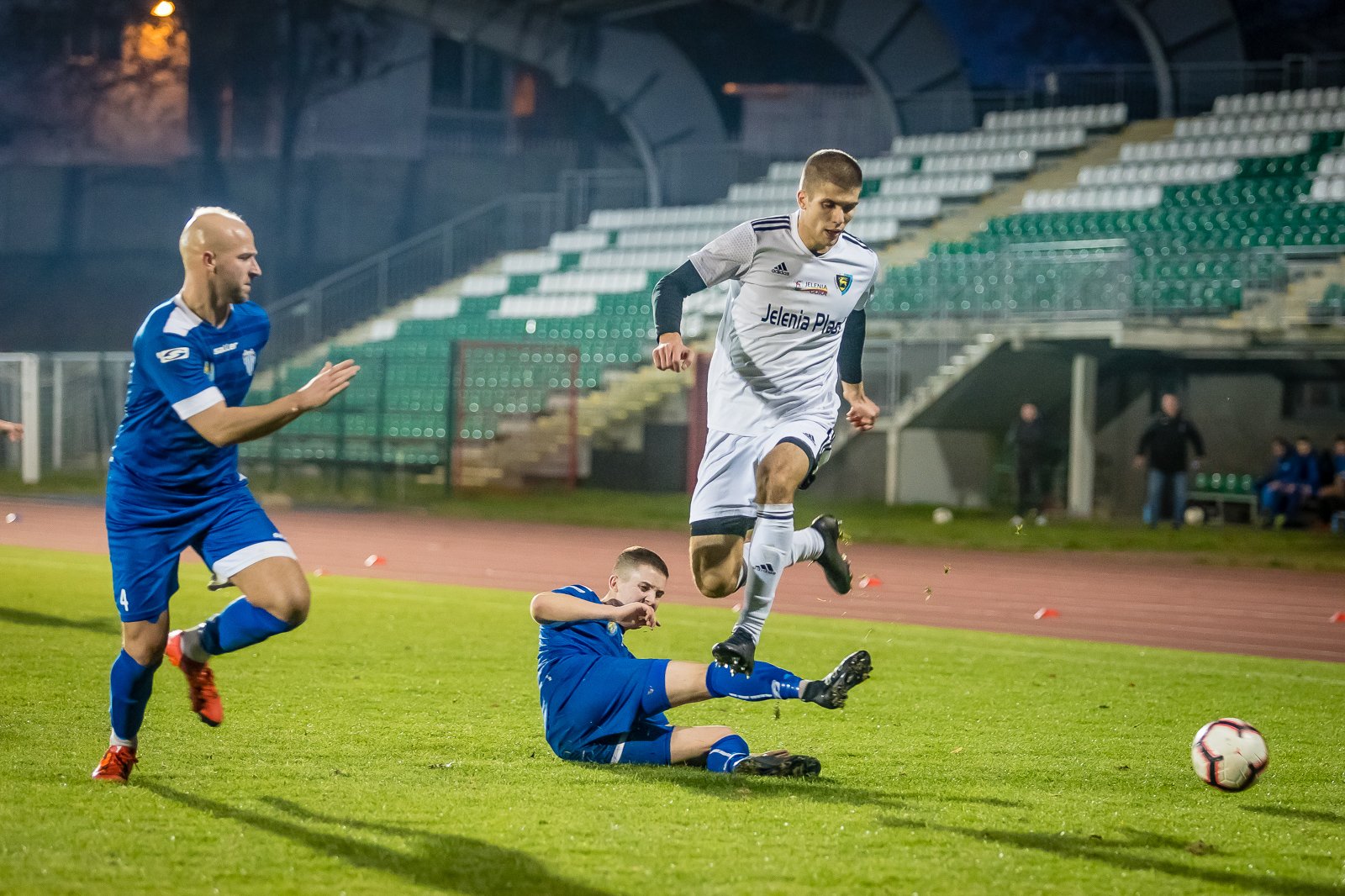 kosztowny-remis-przy-zotniczej-92735