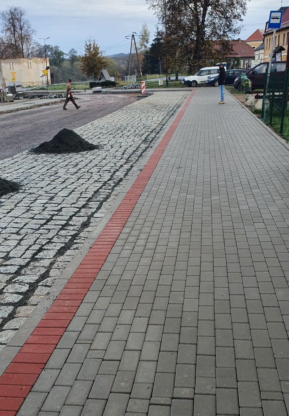 fina-prac-przy-petli-autobusowej-w-omnicy-92793