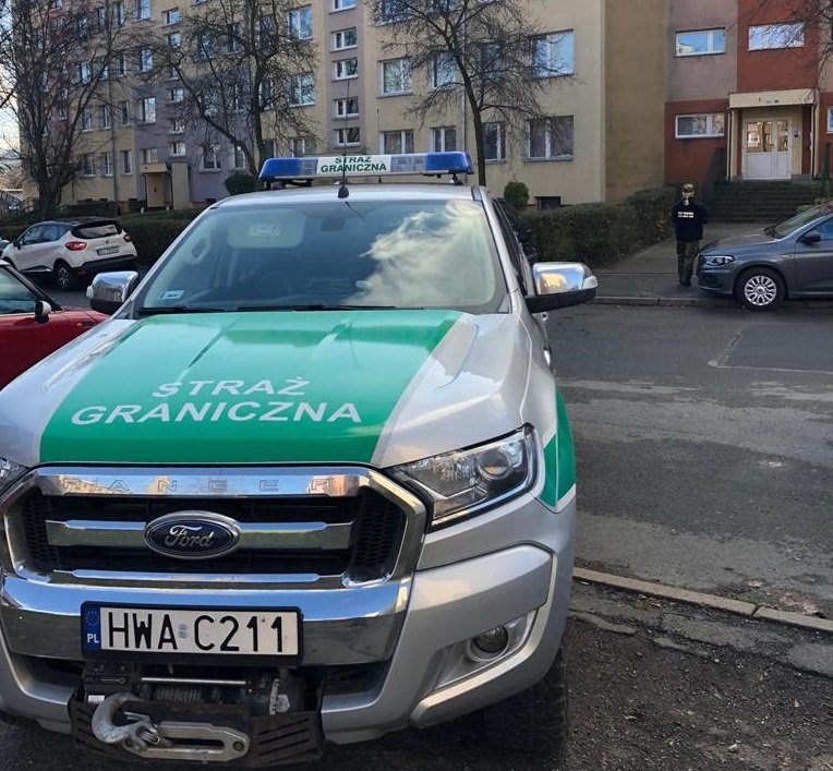 straz-graniczna-sprawdza-osoby-na-kwarantannie-92821