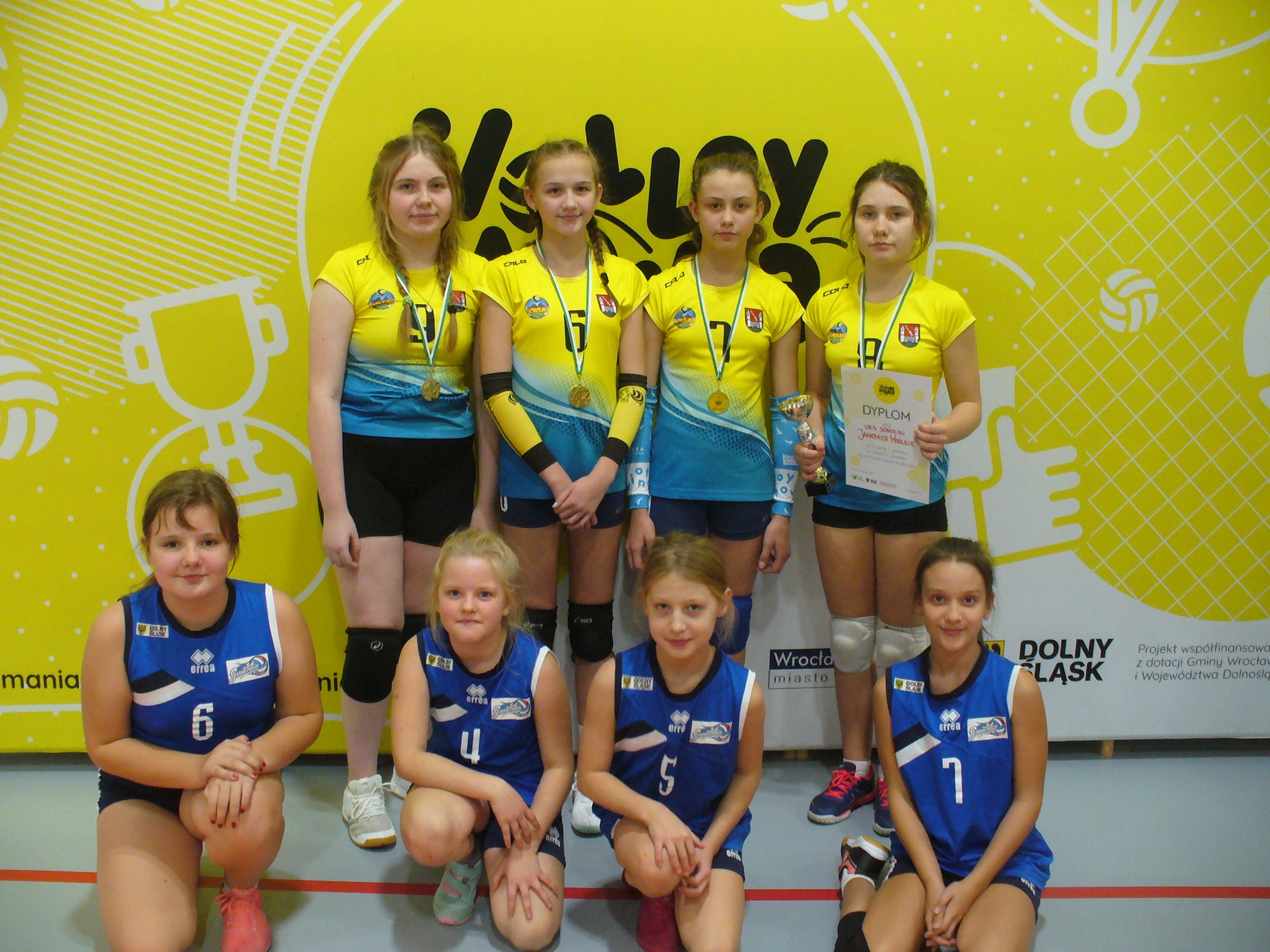 nasze-siatkarki-na-podium-w-miliczu-93039