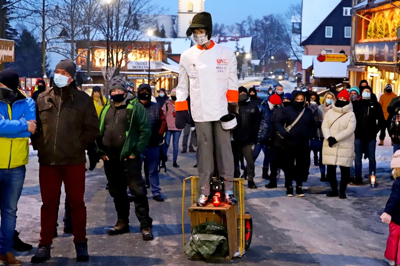 pogrzeb-branzy-turystycznej-93110