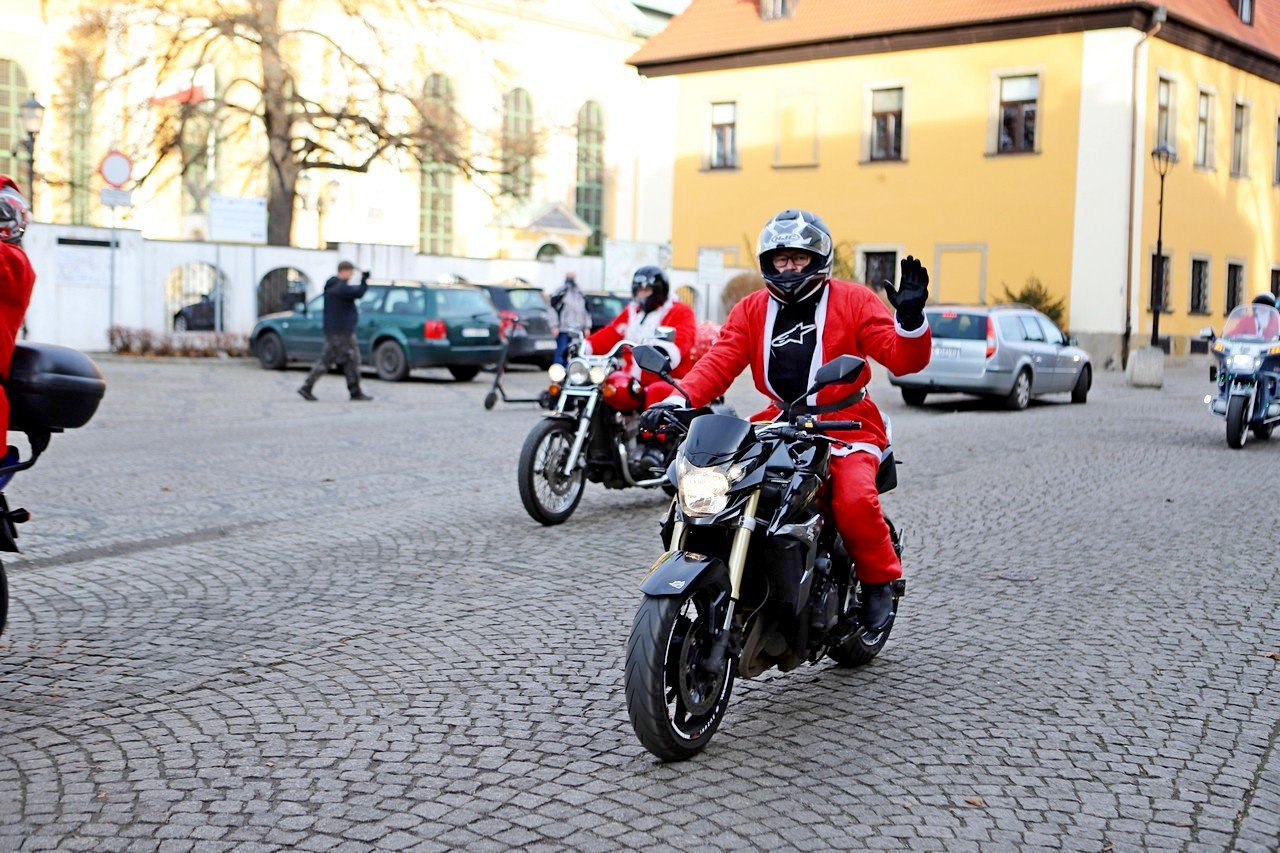 motocyklowi-mikoaje-pamietali-o-dzieciach-93205