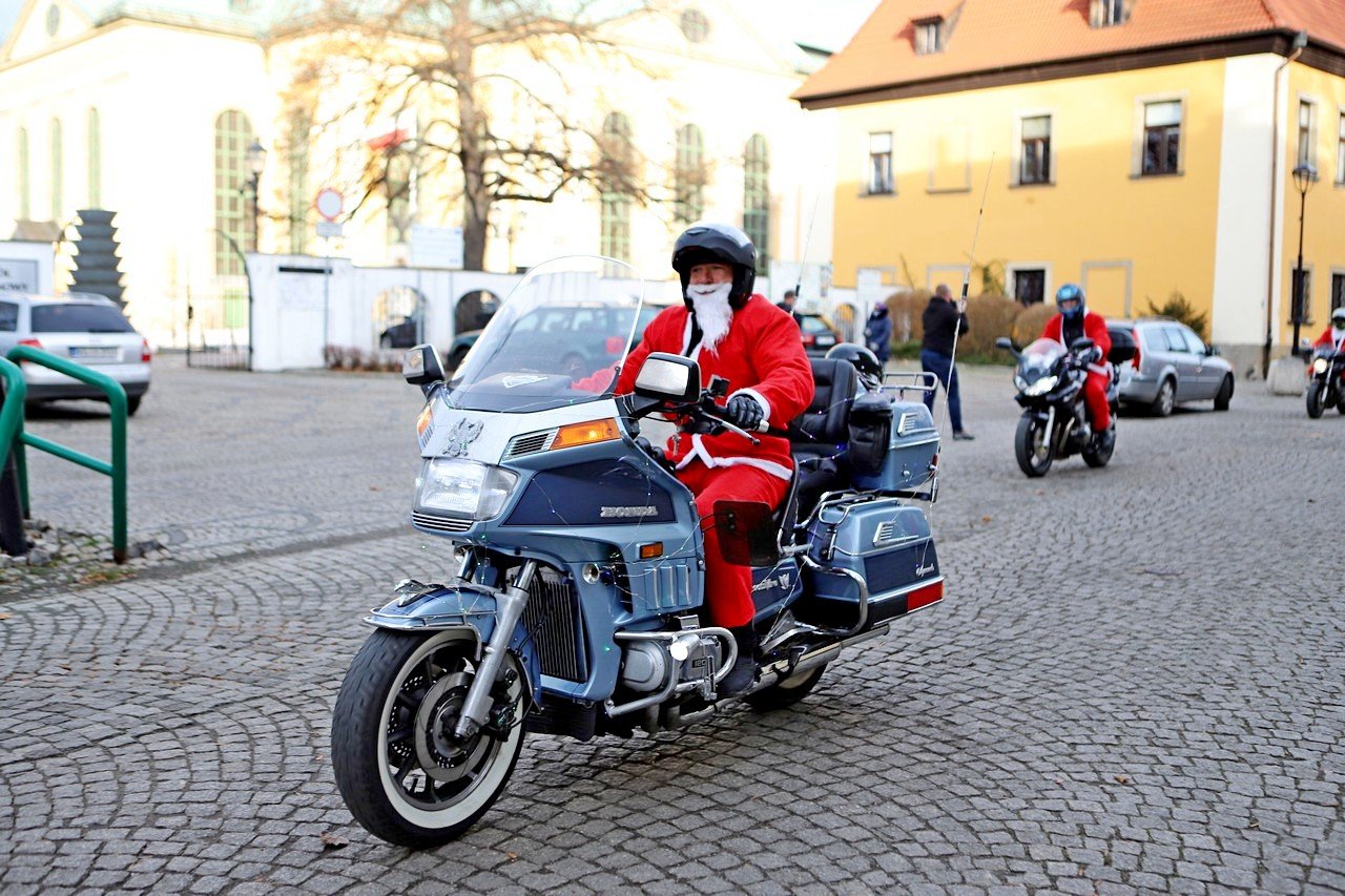 motocyklowi-mikoaje-pamietali-o-dzieciach-93205