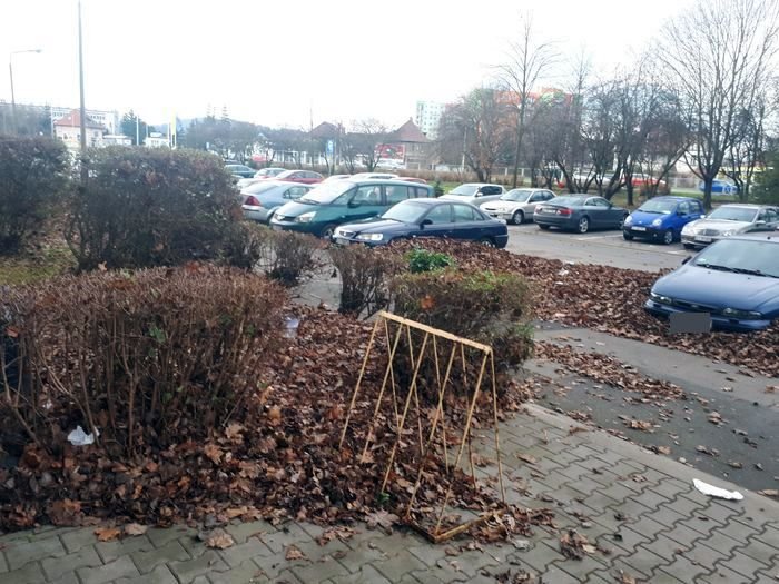 kto-posprzata-parking-93211