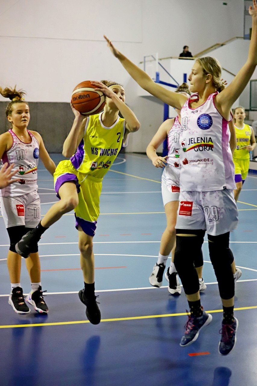 miejskie-derby-kadetek-dla-spartakusa-93306