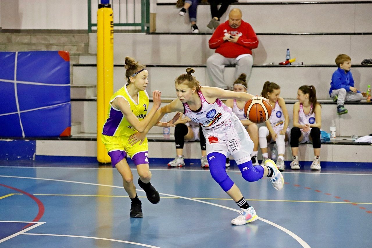 miejskie-derby-kadetek-dla-spartakusa-93306