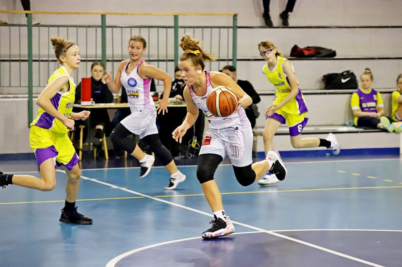 miejskie-derby-kadetek-dla-spartakusa-93306
