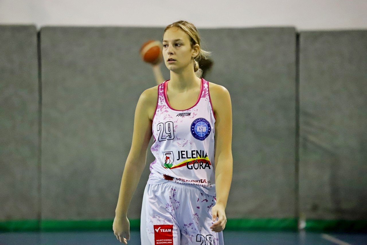 miejskie-derby-kadetek-dla-spartakusa-93306