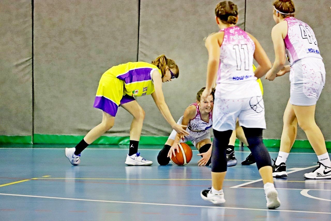 miejskie-derby-kadetek-dla-spartakusa-93306