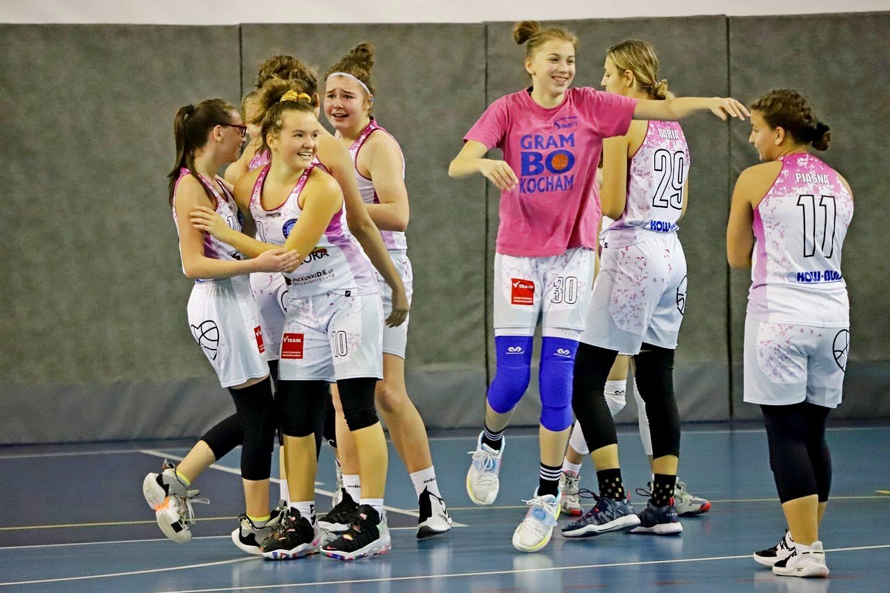 miejskie-derby-kadetek-dla-spartakusa-93306