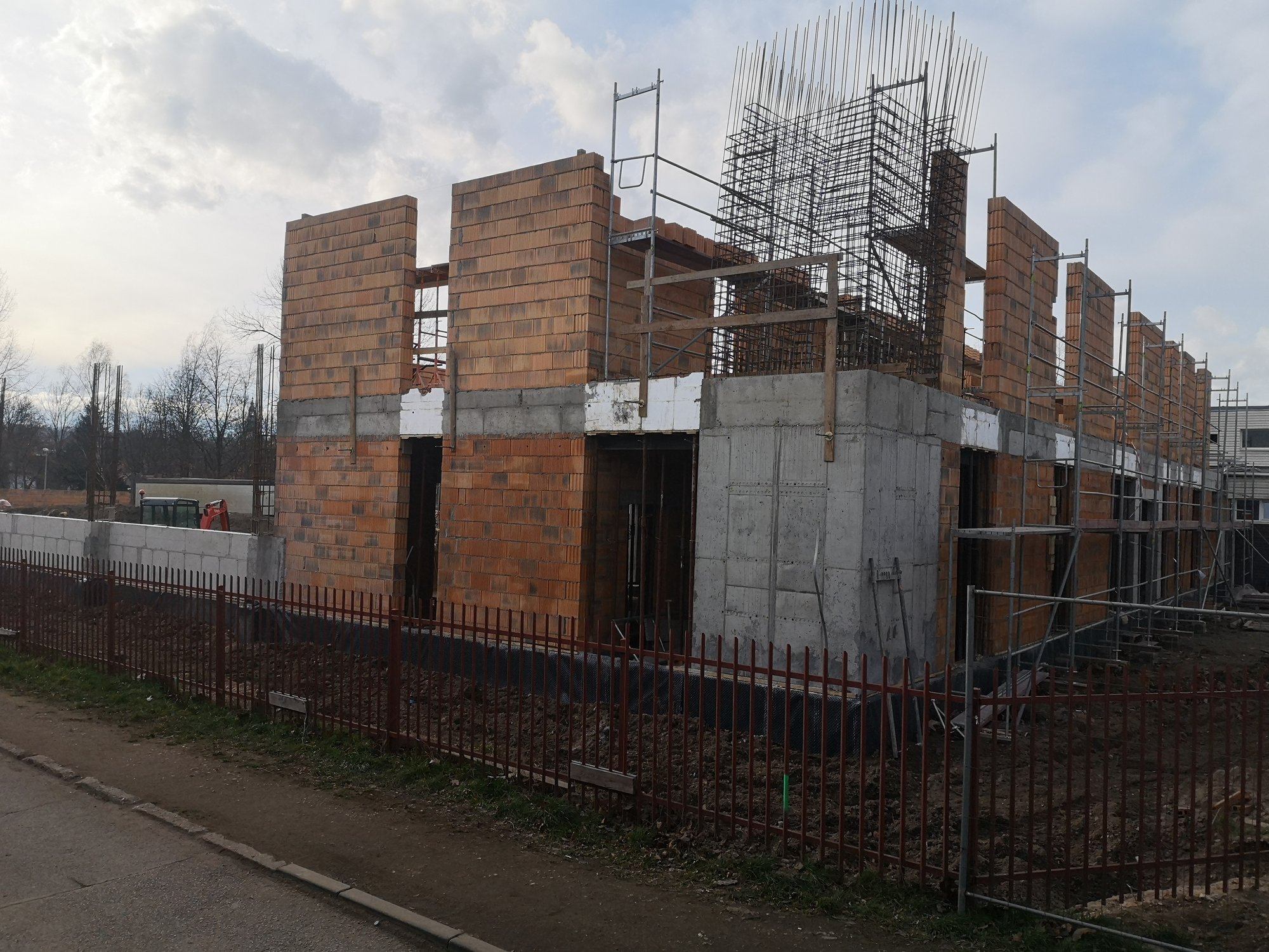 trwa-budowa-szkolnej-hali-93307