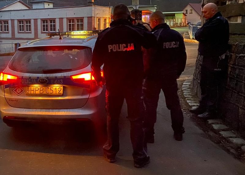 po-wielu-godzinach-poszukiwan-policjanci-odnalezli-zaginionego-93401
