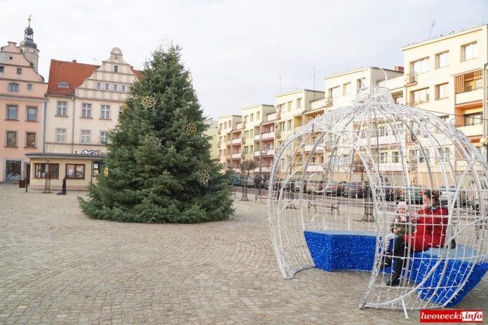 miasto-pieknie-ozdobione-93424
