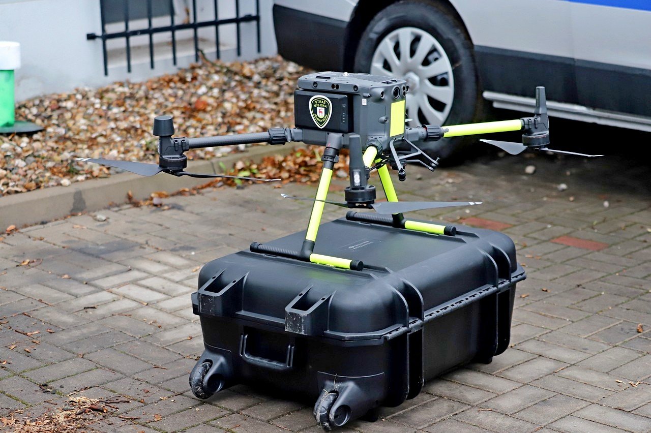 sm-z-dronem-antysmogowym-93543