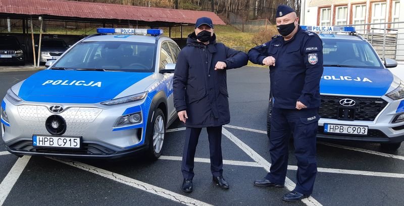 nowe-radiowozy-dla-jeleniogorskiej-policji-93559