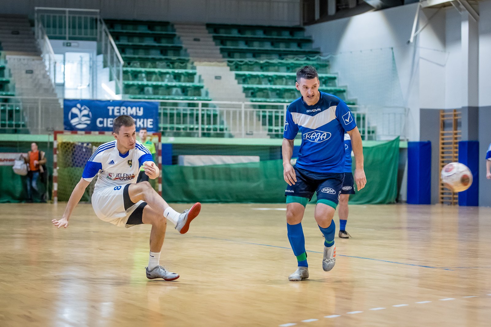 lesnik-wygra-w-hali-przy-ul-zotniczej-93609
