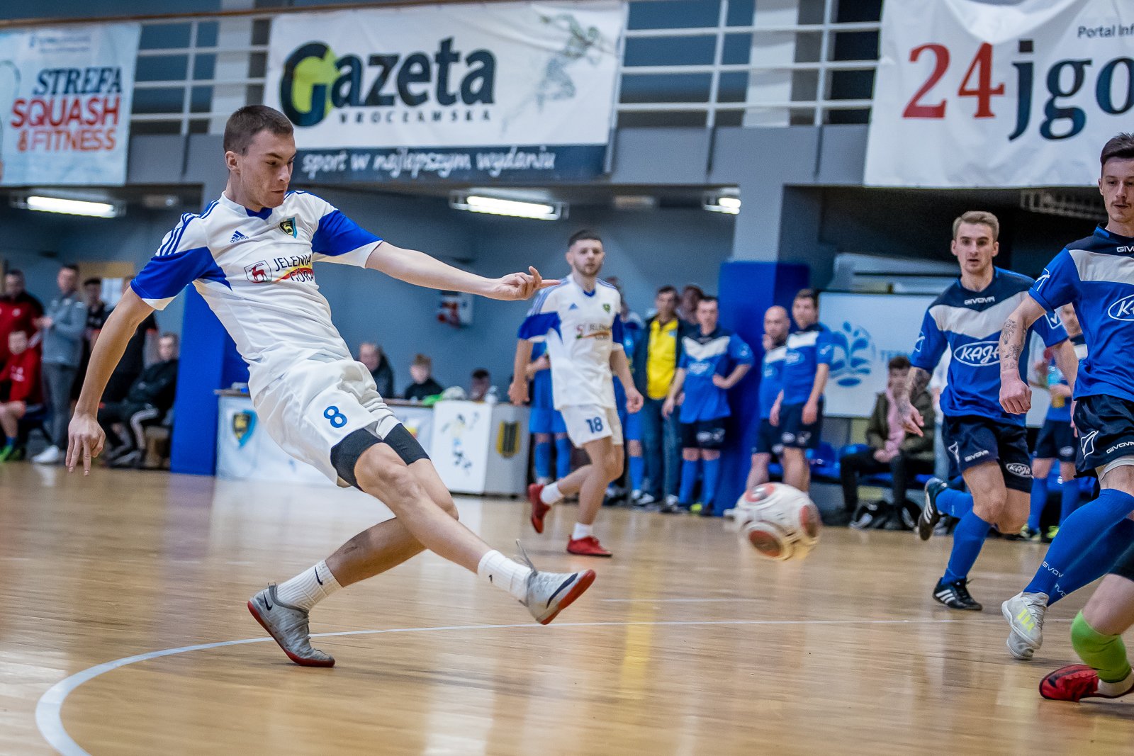 lesnik-wygra-w-hali-przy-ul-zotniczej-93609