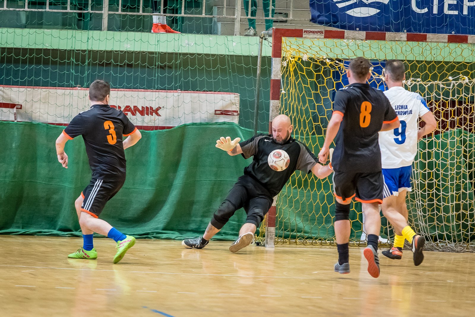 lesnik-wygra-w-hali-przy-ul-zotniczej-93609