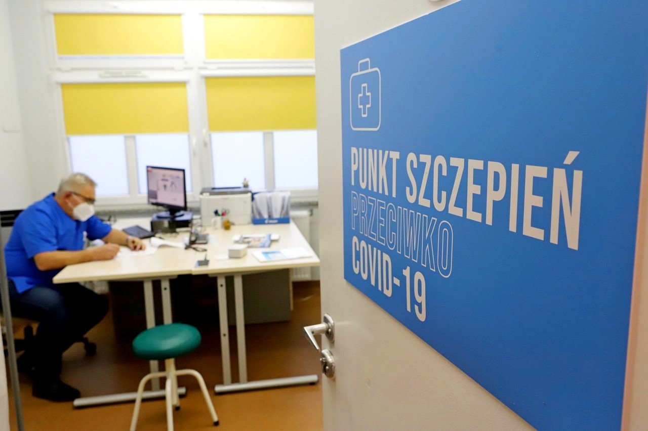 dyrektor-szpitala-pierwszym-zaszczepionym-93628
