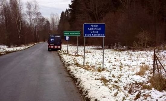 na-tablicach-drogowych-powiat-juz-karkonoski-93633
