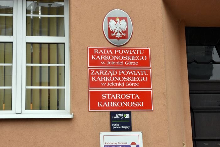 tablica-na-pamiatke-zmiany-nazwy-powiatu-odsonieta-93775