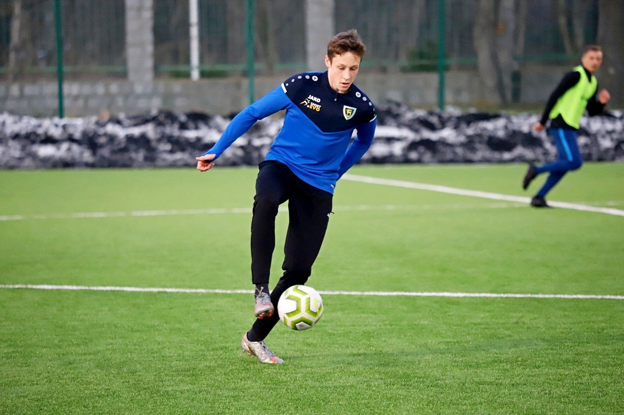juniorzy-starsi-sparowali-z-modszymi-94130
