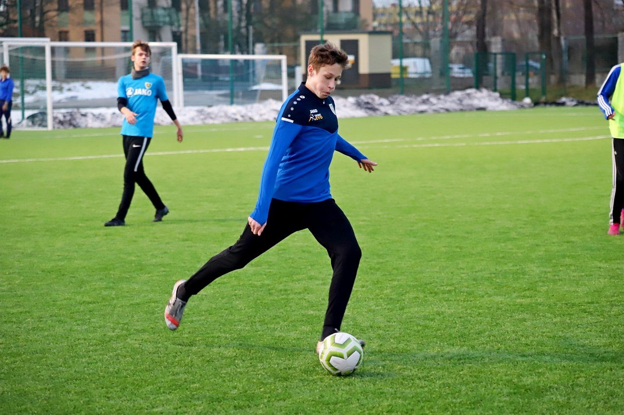 juniorzy-starsi-sparowali-z-modszymi-94130