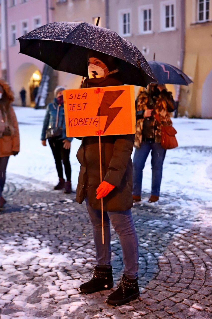 protesty-wznowione-po-publikacji-wyroku-w-sprawie-aborcji-94252