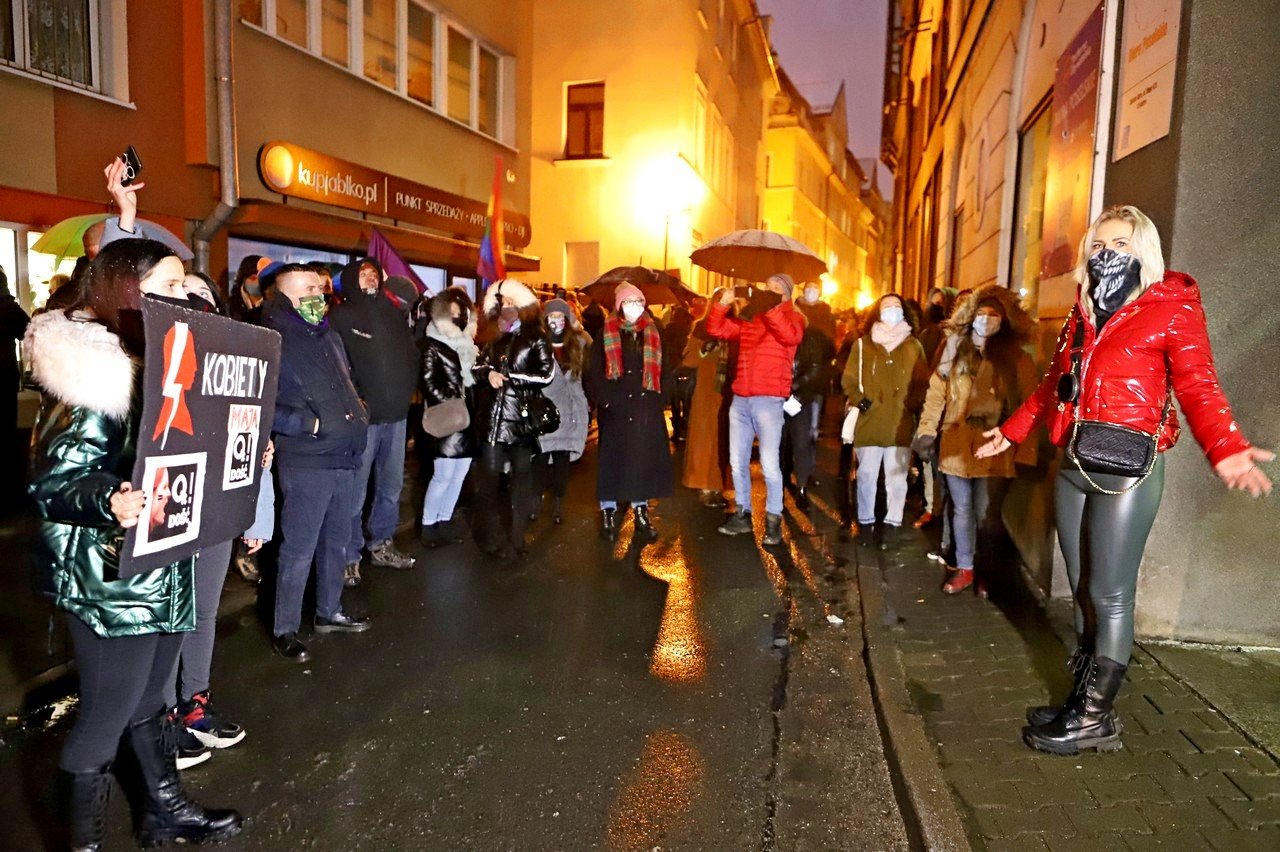 protesty-wznowione-po-publikacji-wyroku-w-sprawie-aborcji-94252