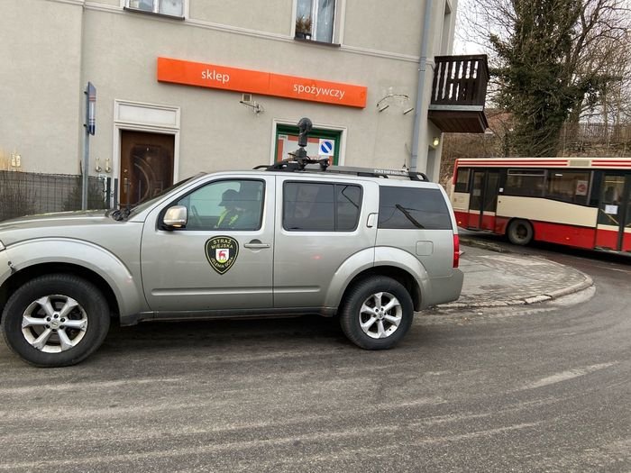 czytelnik-straznicy-miejscy-ponad-prawem-94300
