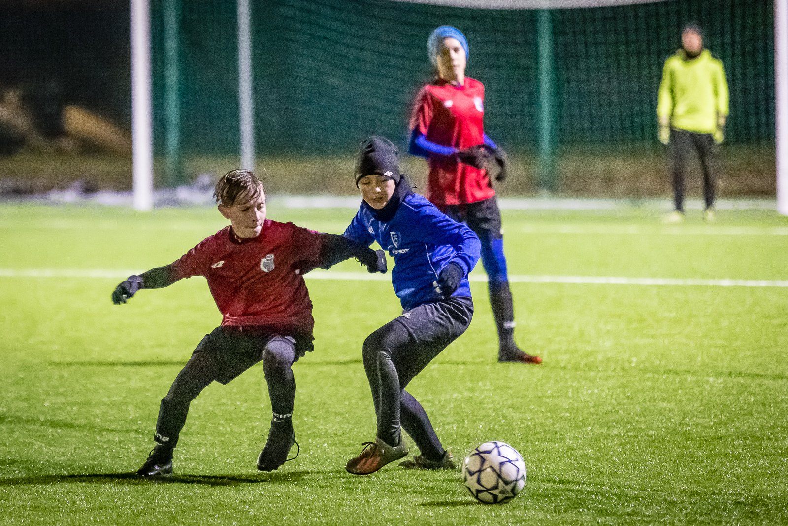 cenny-sparing-ze-starszymi-rywalami-94401