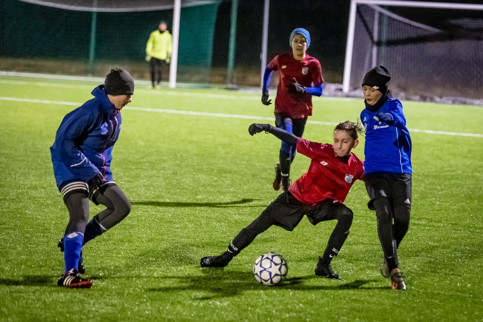 cenny-sparing-ze-starszymi-rywalami-94401