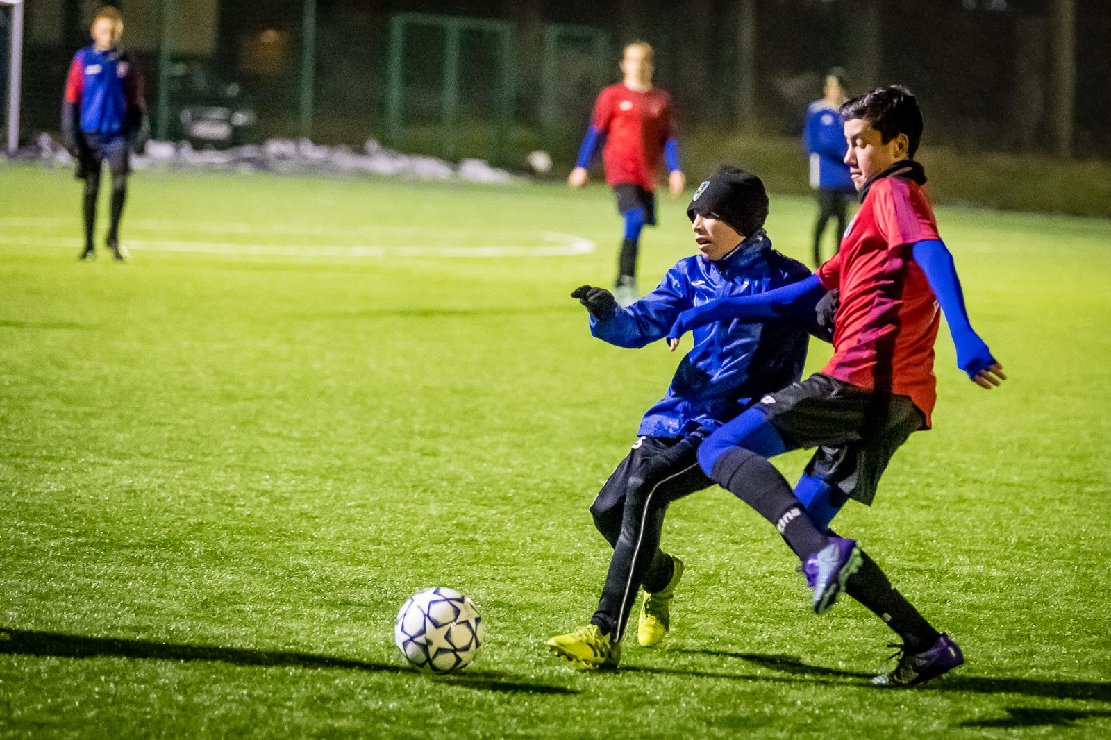 cenny-sparing-ze-starszymi-rywalami-94401