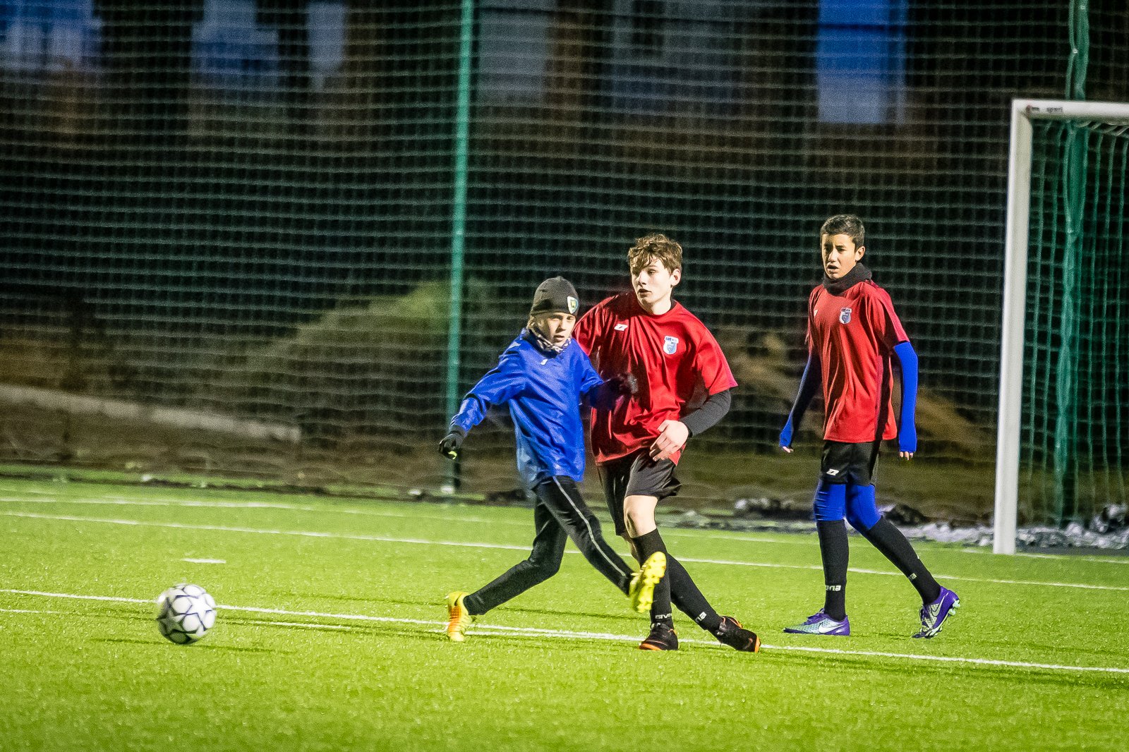 cenny-sparing-ze-starszymi-rywalami-94401