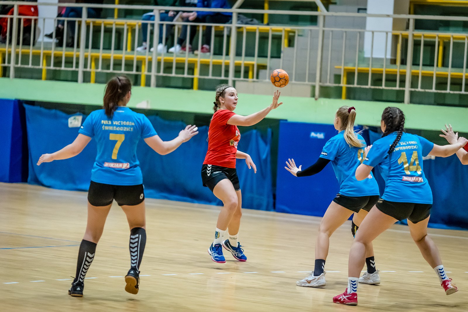 juniorki-modsze-graja-coraz-lepiej-94402