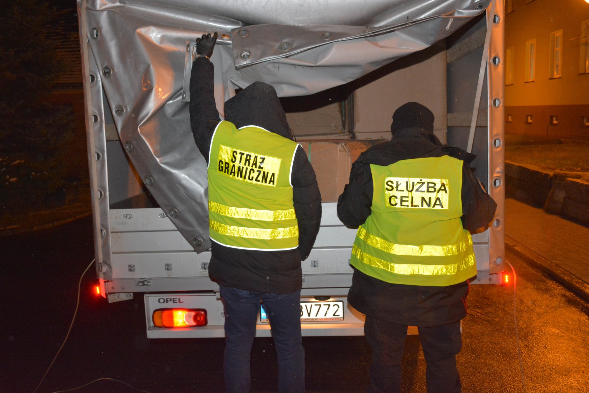 nielegalny-tyton-zosta-przejety-na-autostradzie-94445